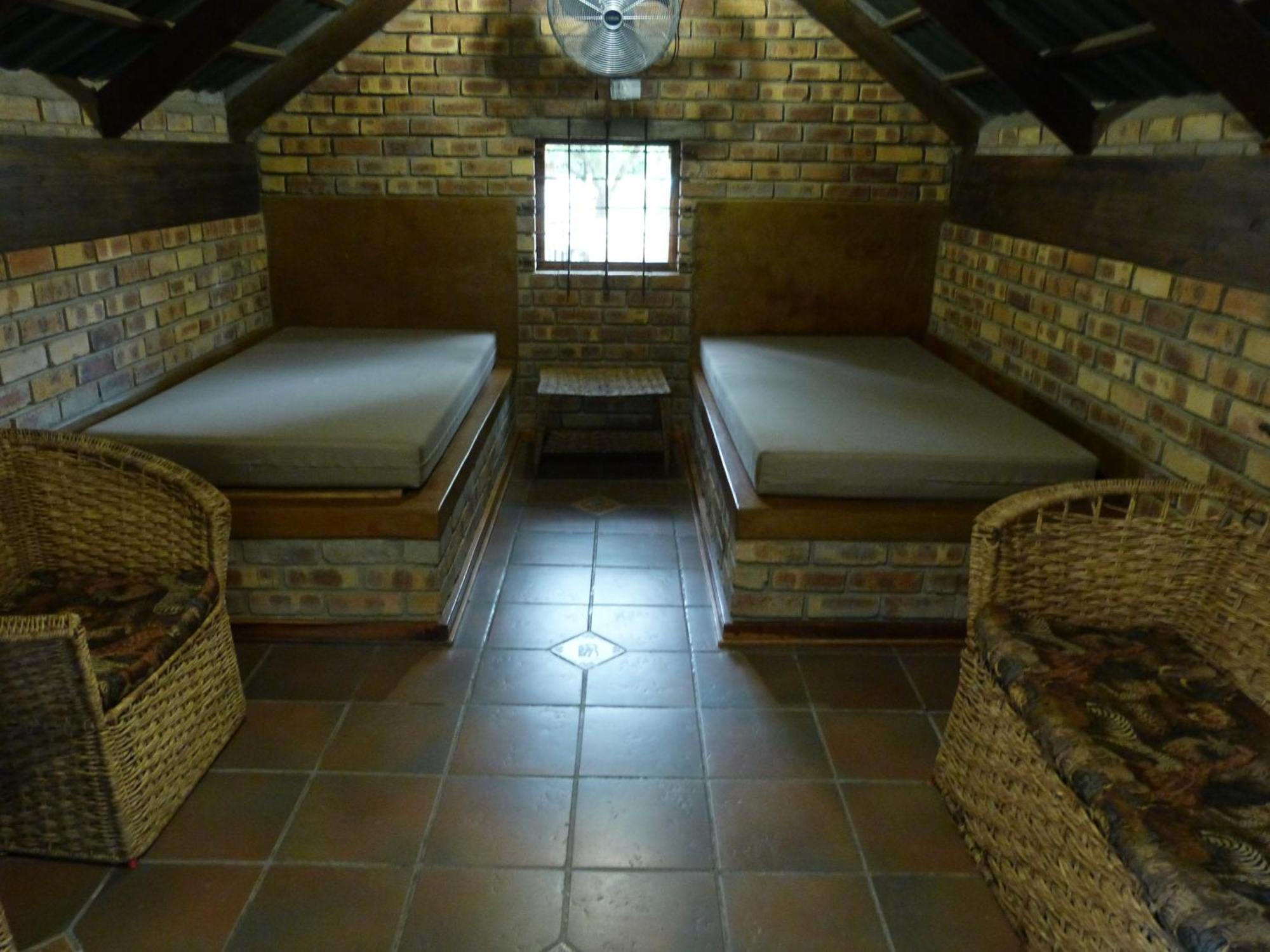 Woodlands Stop Over And Lodge Francistown Bagian luar foto