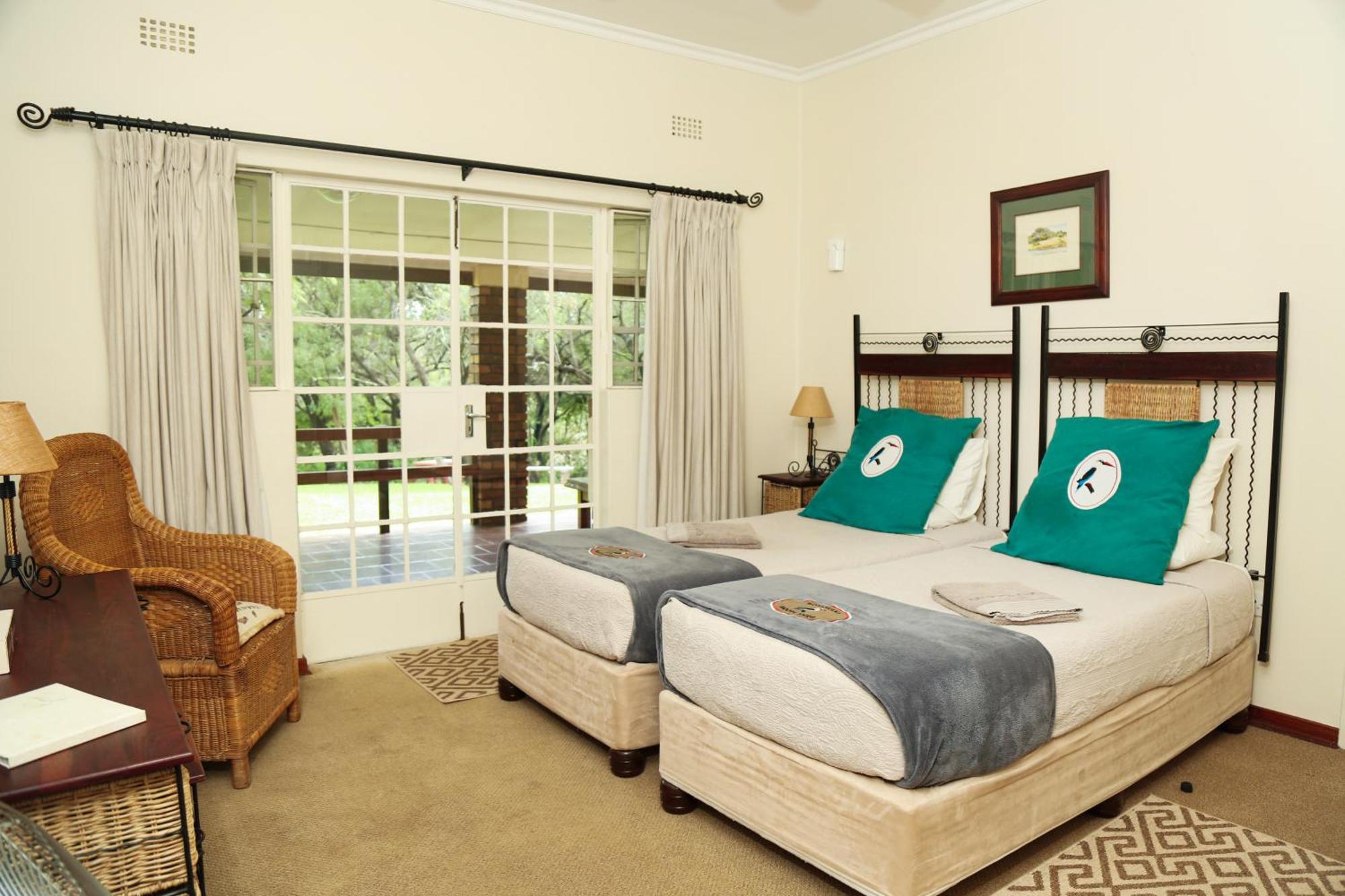 Woodlands Stop Over And Lodge Francistown Bagian luar foto