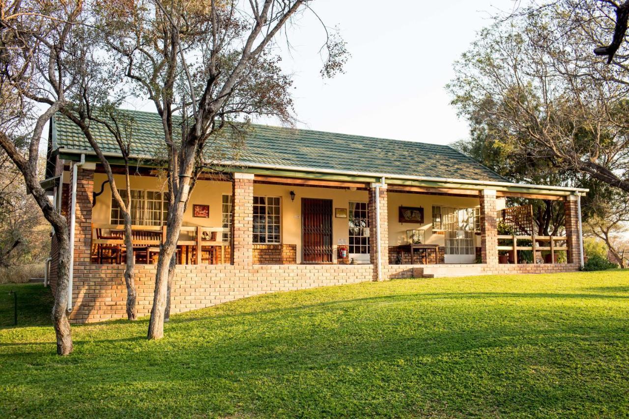 Woodlands Stop Over And Lodge Francistown Bagian luar foto