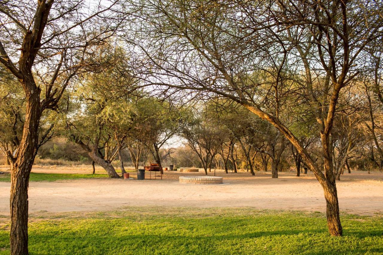 Woodlands Stop Over And Lodge Francistown Bagian luar foto