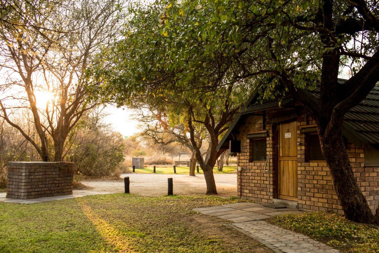 Woodlands Stop Over And Lodge Francistown Bagian luar foto