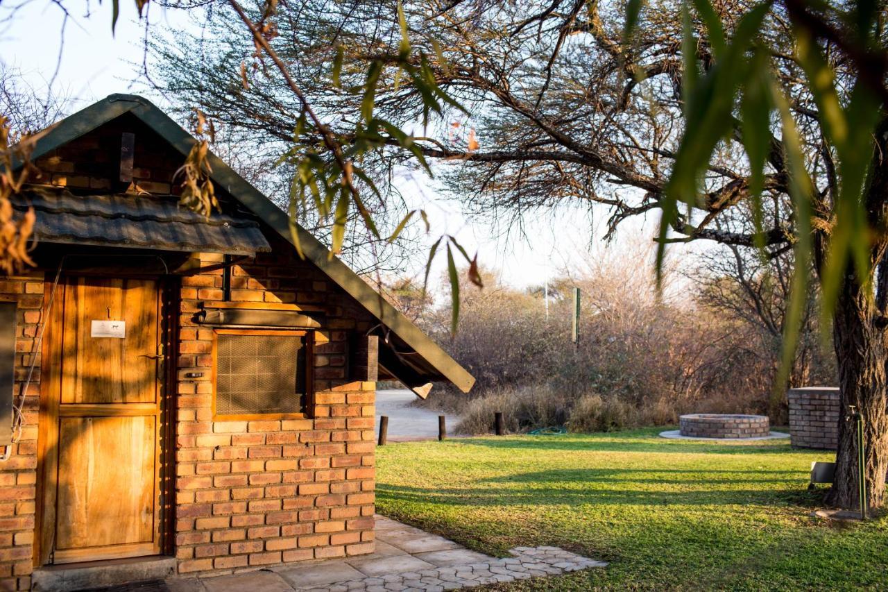 Woodlands Stop Over And Lodge Francistown Bagian luar foto